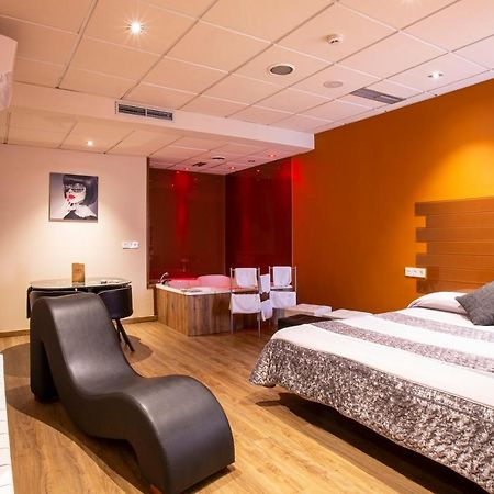 Motel Los Abedules Oviedo Kültér fotó
