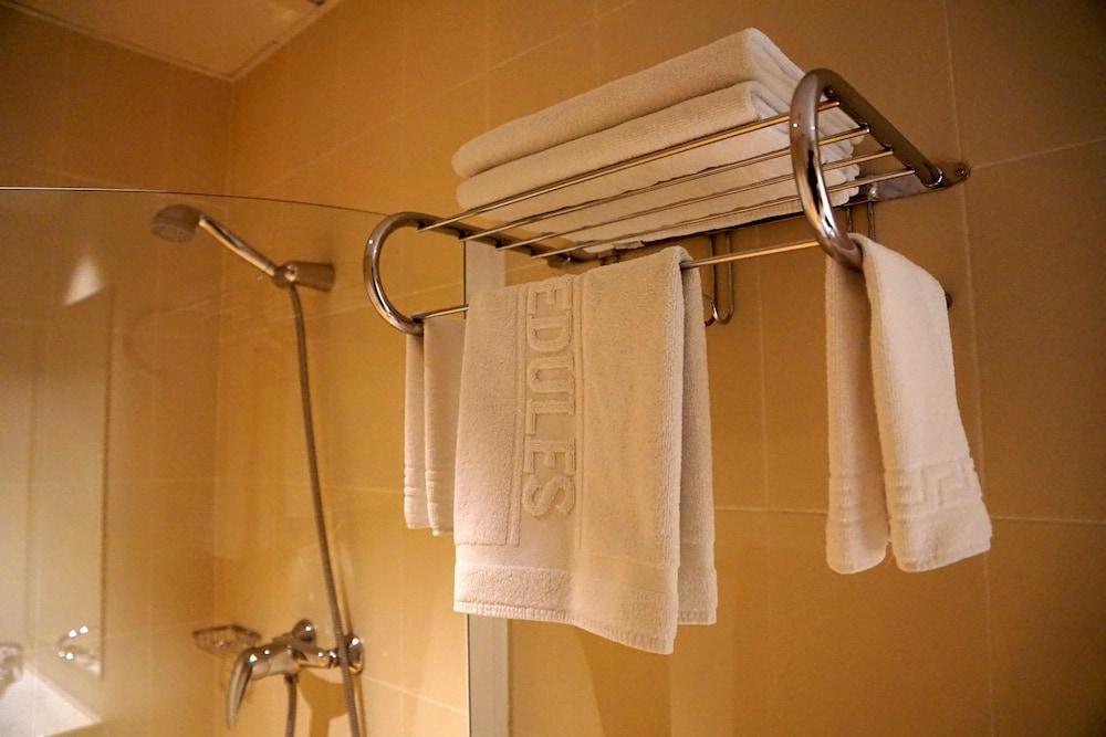 Motel Los Abedules Oviedo Kültér fotó
