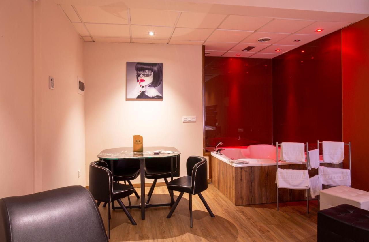 Motel Los Abedules Oviedo Kültér fotó
