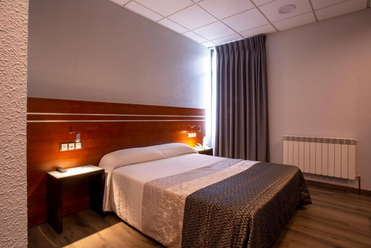 Motel Los Abedules Oviedo Kültér fotó