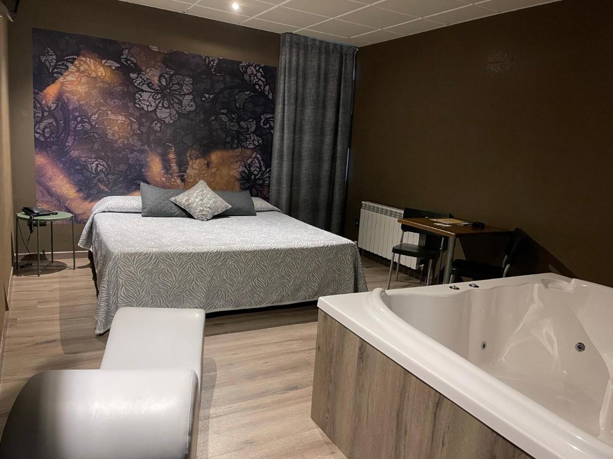 Motel Los Abedules Oviedo Kültér fotó