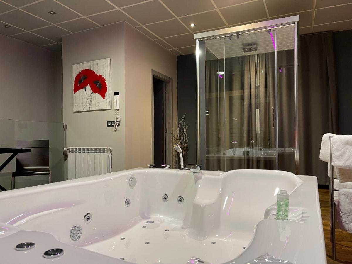 Motel Los Abedules Oviedo Kültér fotó
