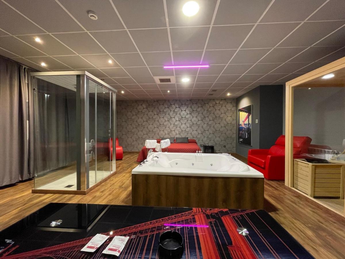 Motel Los Abedules Oviedo Kültér fotó