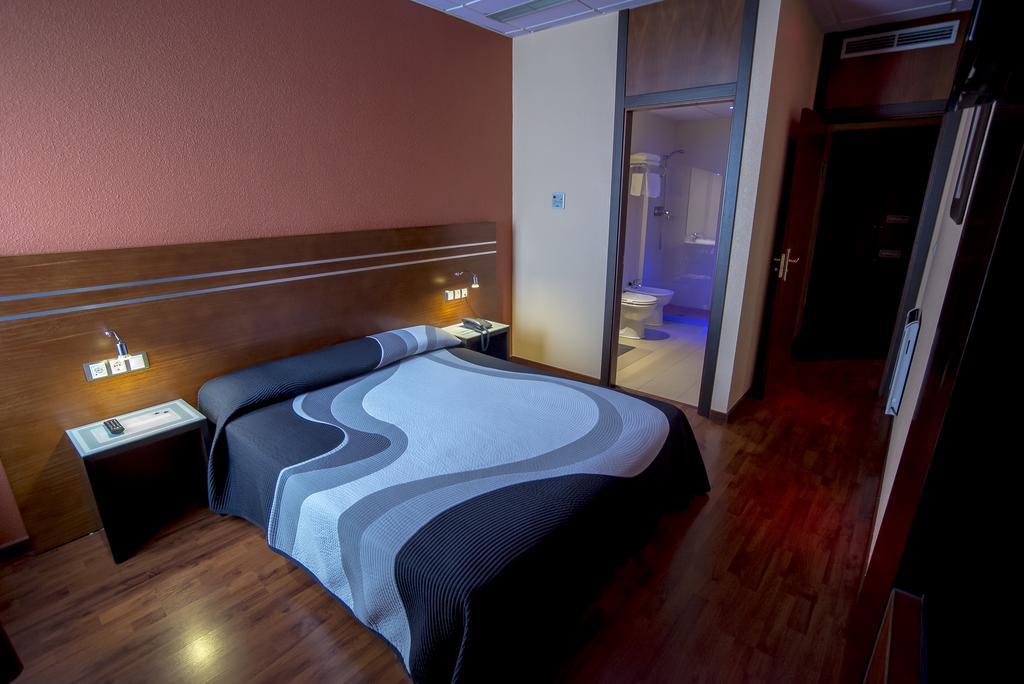 Motel Los Abedules Oviedo Szoba fotó