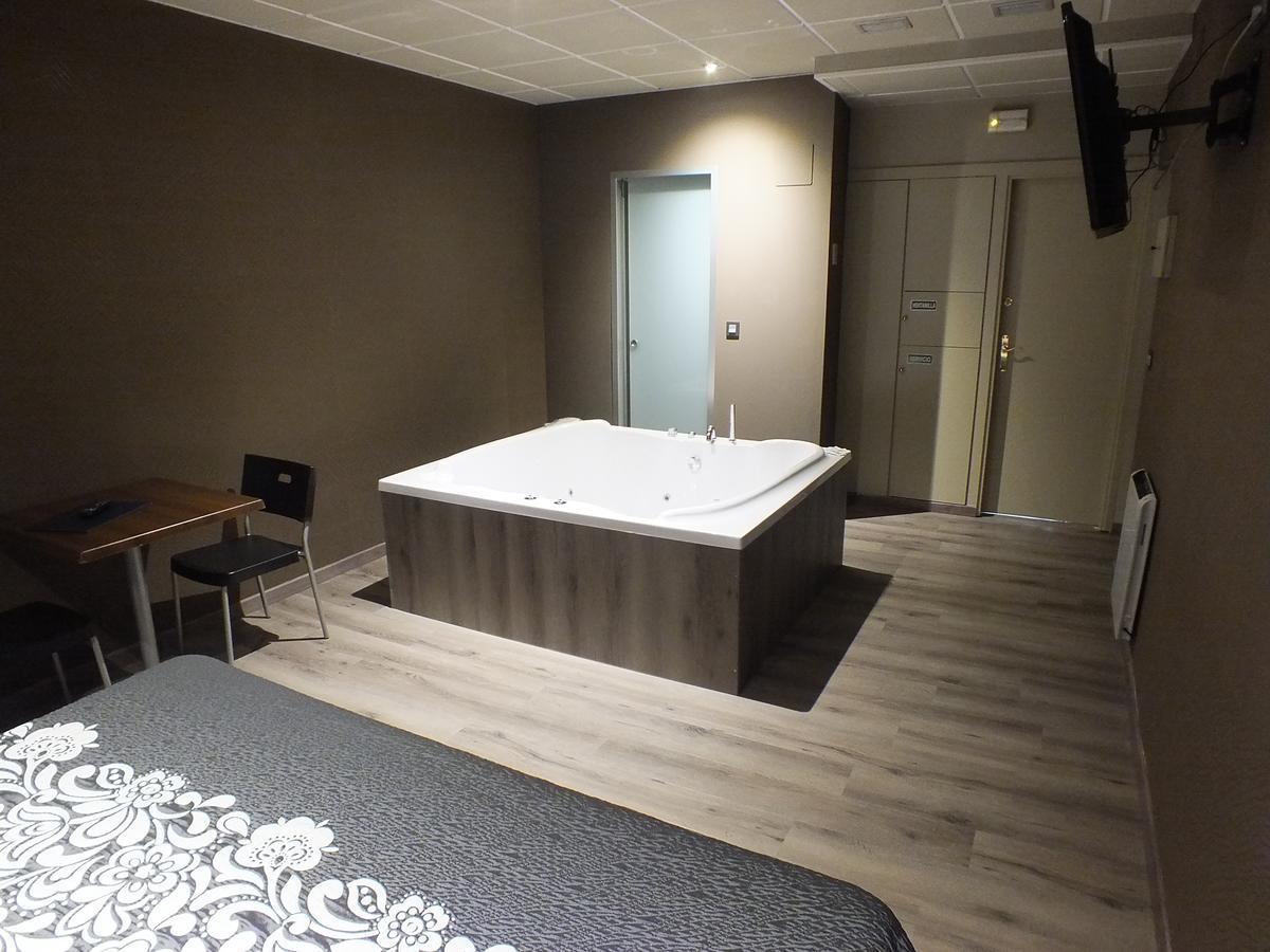 Motel Los Abedules Oviedo Kültér fotó