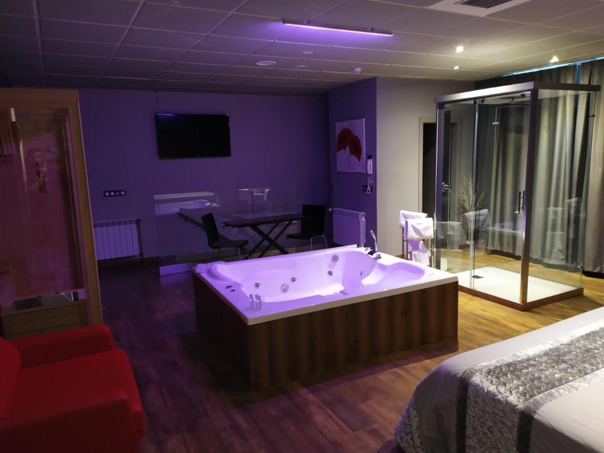 Motel Los Abedules Oviedo Kültér fotó